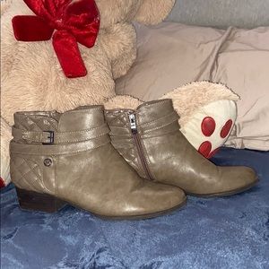 Liz Claiborne ankle booties size 11